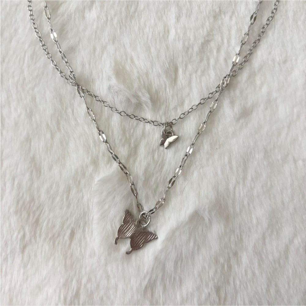 5/$15 🩷 MUST BUNDLE Silver-Tone Rhinestone Butterfly Layered Necklace - Picture 5 of 5
